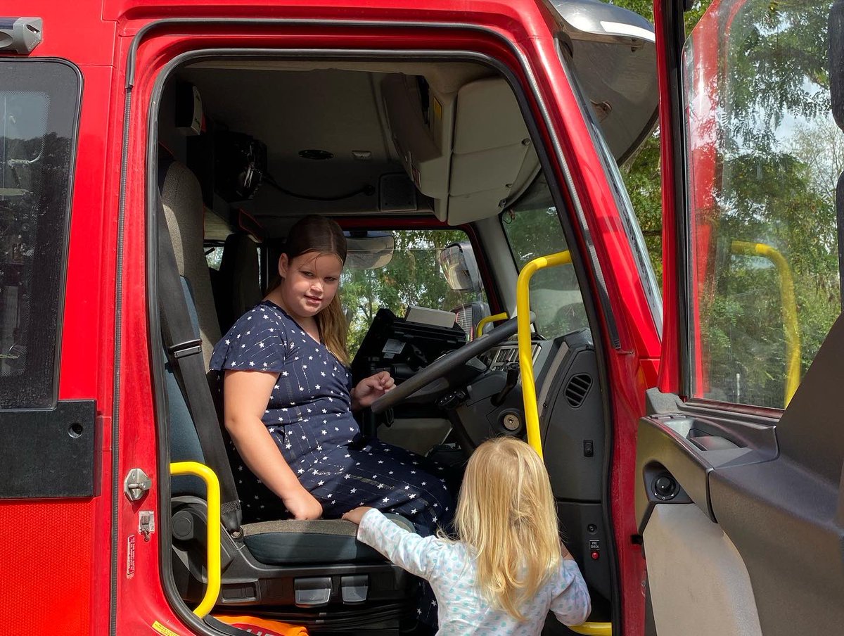 Family trip over to Bury this afternoon.

Great event organised by <a href="/SuffolkFire/">Suffolk Fire & Rescue Service</a> #Stn30 and the wider West teams.

Incredibly busy and so nice to be able to publicly showcase their efforts and raise funds for charity.

#SFRS #OpenDay #FamilyTime #NeeNorr
