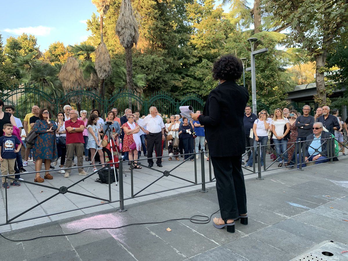 nomfup's tweet photo. A Monterotondo con una ispiratissima @mariannamadia a sostenere la candidatura all’uninominale di @ClementiniLazio. Bella piazza, che grinta le nostre candidate, il meglio del @pdnetwork https://t.co/VurM7BnE81