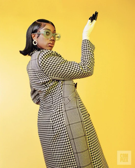 You know who else eatin the girlies up? FLO-MILLI  