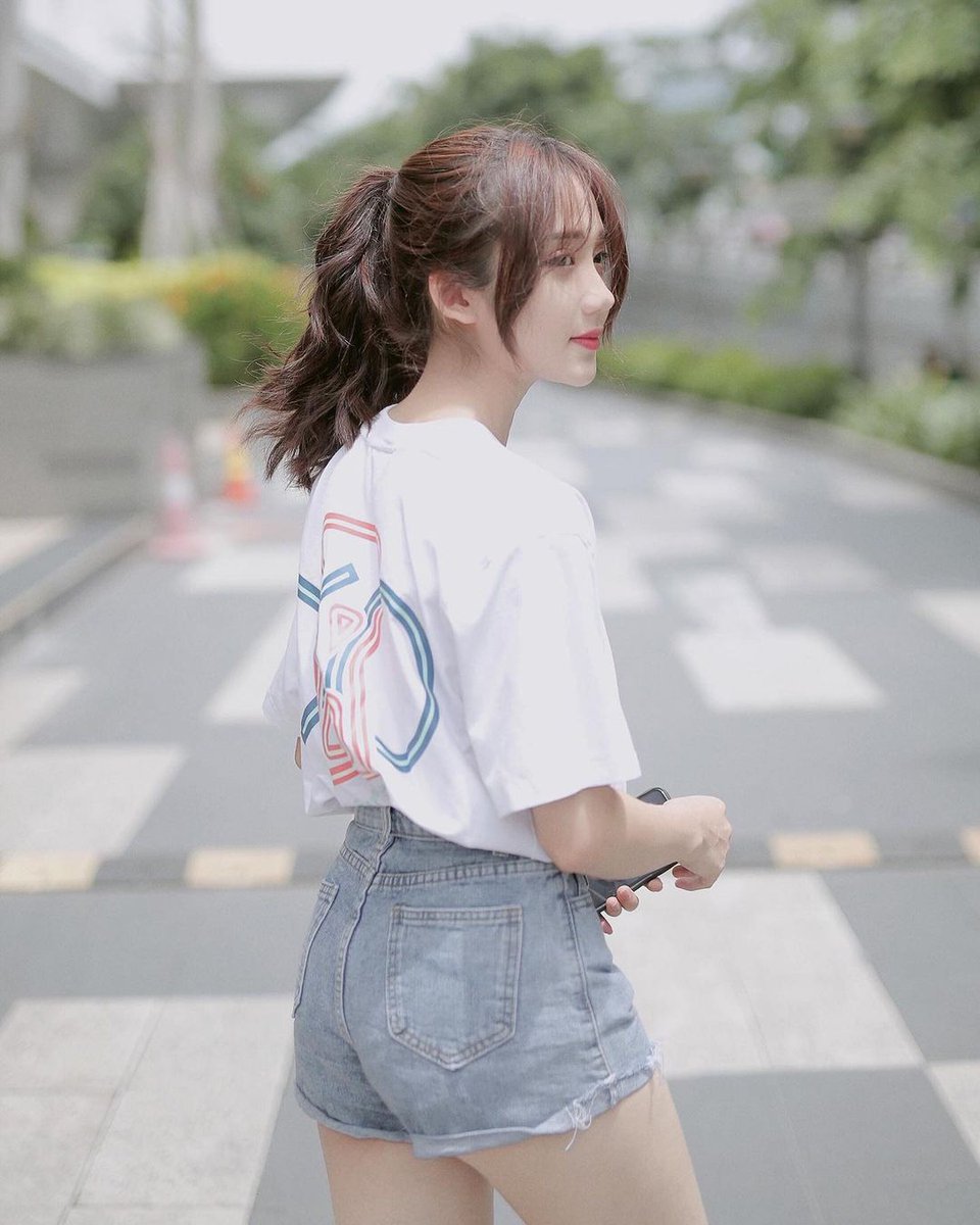 ILikeThigsh's tweet photo. Mina Young https://t.co/NiSgqKjMEO