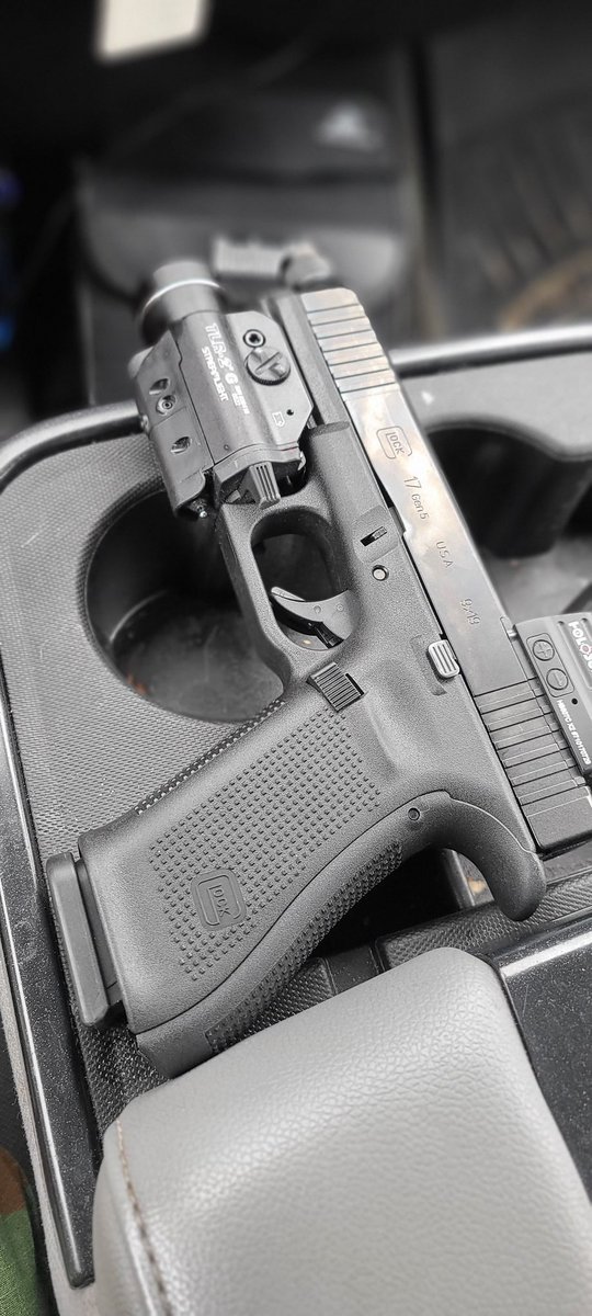 edc76239's tweet photo. You never know what could pop off at any moment. Stay ready stay prepped stay safe and always stay frosty @GLOCKInc #G17mosgen5 #threadedbarrel @Streamlight #TLR2G @holosunoptics #HS507C https://t.co/Fj4e0fjZYZ