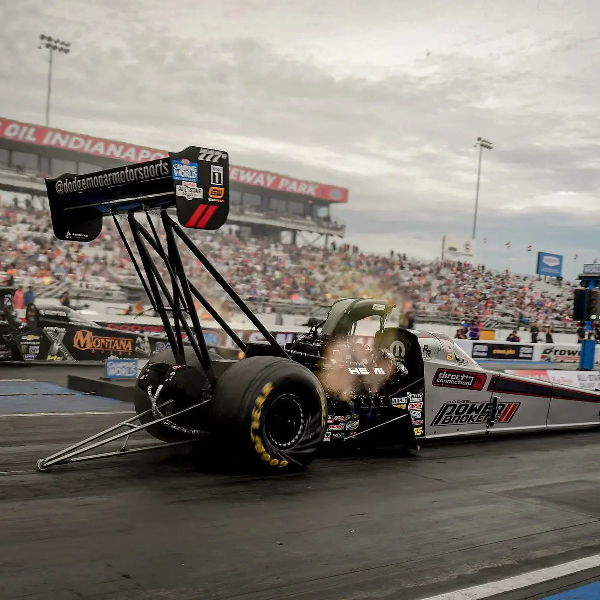 LeahPruett_TF's tweet photo. Scenes from day 2 of the @Dodge #PowerBrokers #USNationals. Time to take 2 more cracks at it today.

@OfficialMOPAR
@TSRnitro
@NHRA
@CampingWorld

#TSRNitro #indianapolis #USNats #nhra #campingworld #dodge #dodgeofficial #mopar #officialmopar #srt #moparornocar #daytwo https://t.co/09KZHtJRLs
