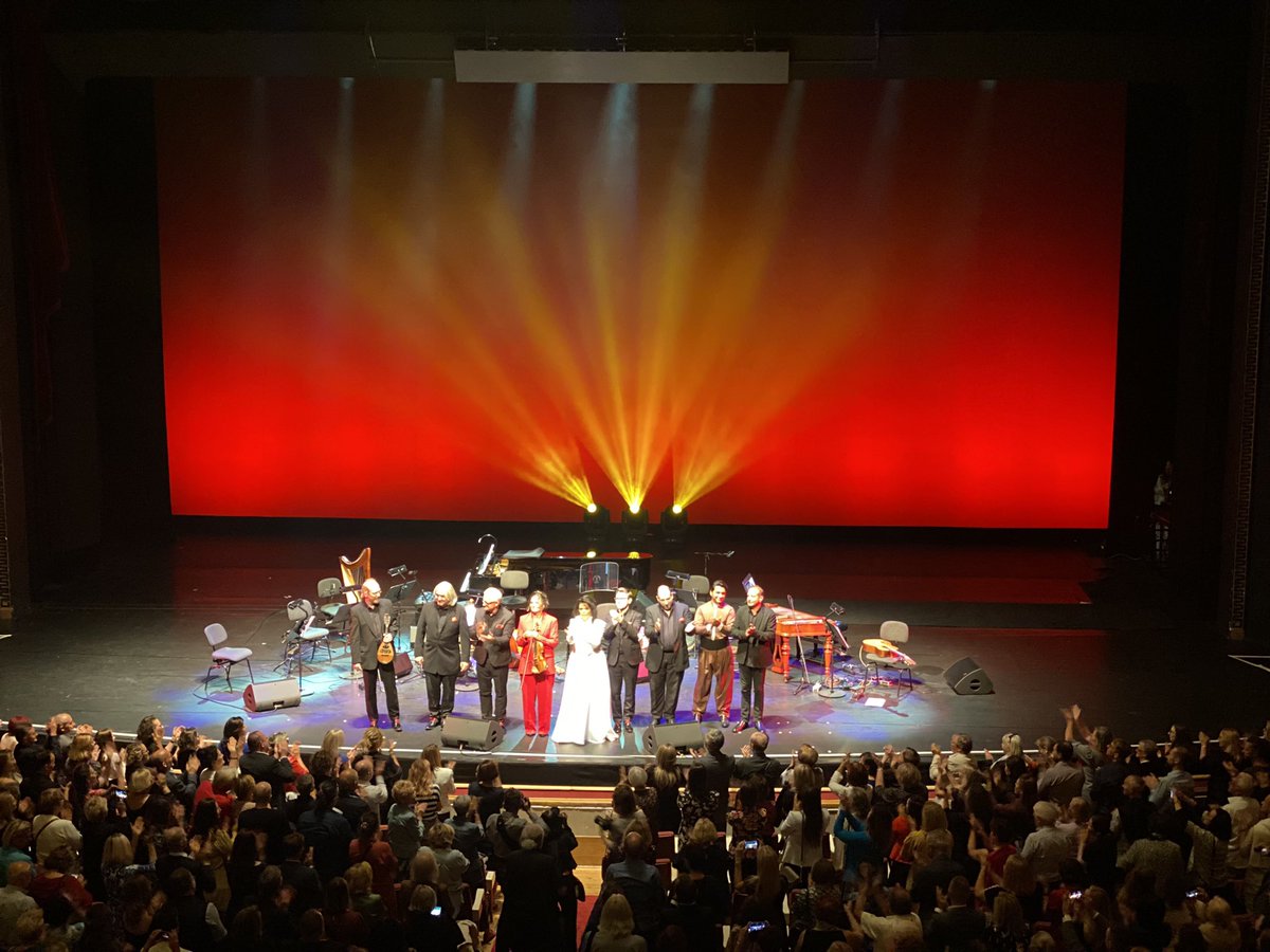 MichalSzczerba's tweet photo. Fantastyczny finał #FestiwalSingera. YASMIN LEVI & GANG TANGO 💃. #MuzykaŁagodziObyczaje @FundacjaShalom https://t.co/ymiss8t2O9