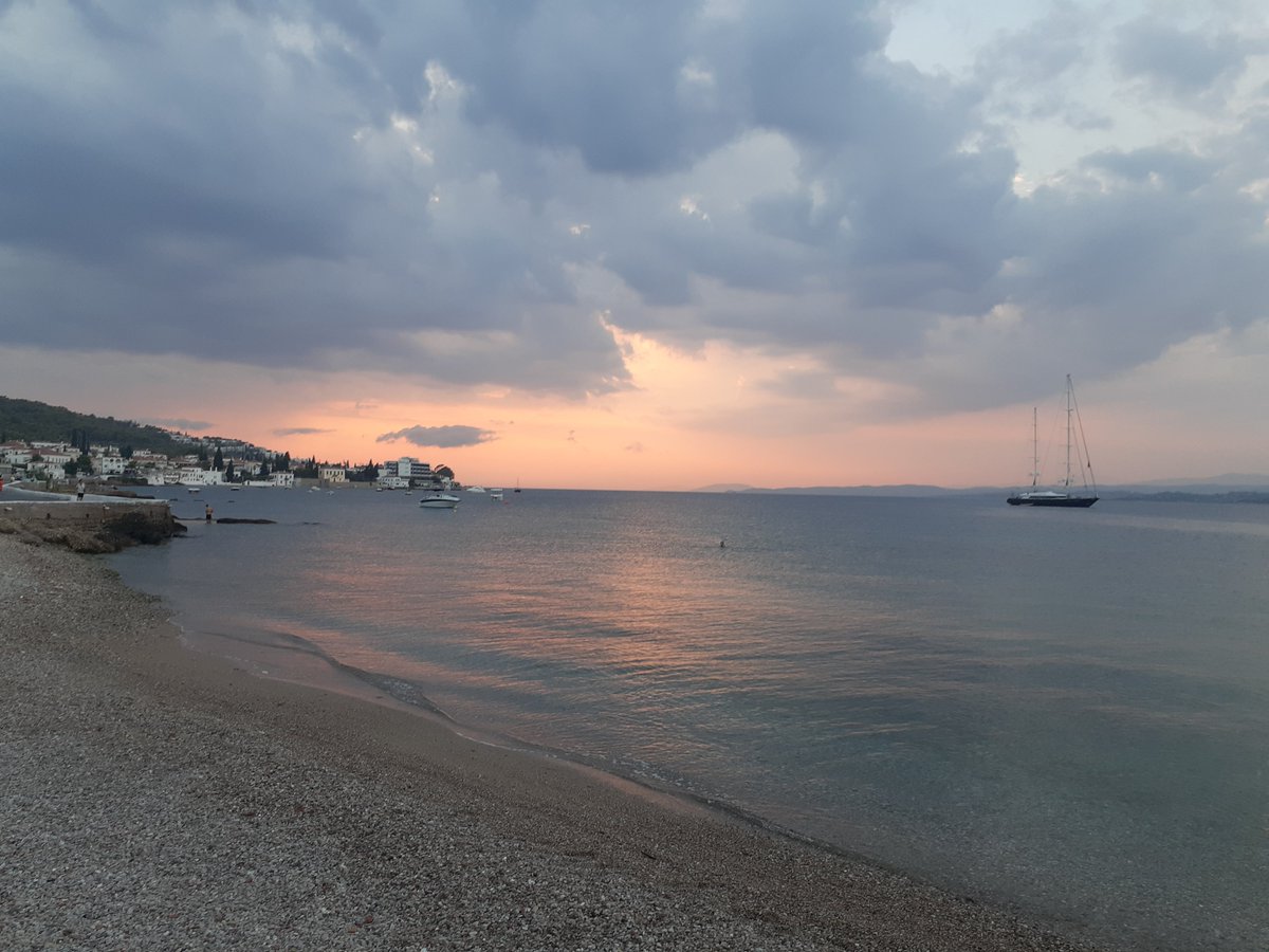 Simgekelekci's tweet image. I've attended 'Spetses Summer School in Cancer Epigenetics'.Wonderful lectures, breath-taking views, and excellent posters!Students are the firsts to ask questions which I think that distinguishes this summer school from others.
@intercept_mds
#spetses2022