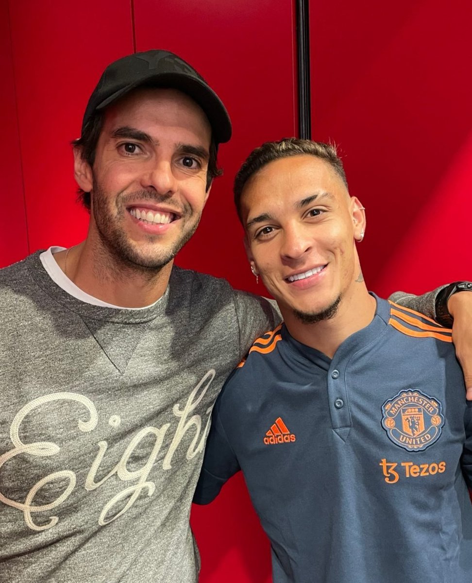 UtdDistrict's tweet photo. Antony × Kaká 🇧🇷 https://t.co/sbEwGrfA1S