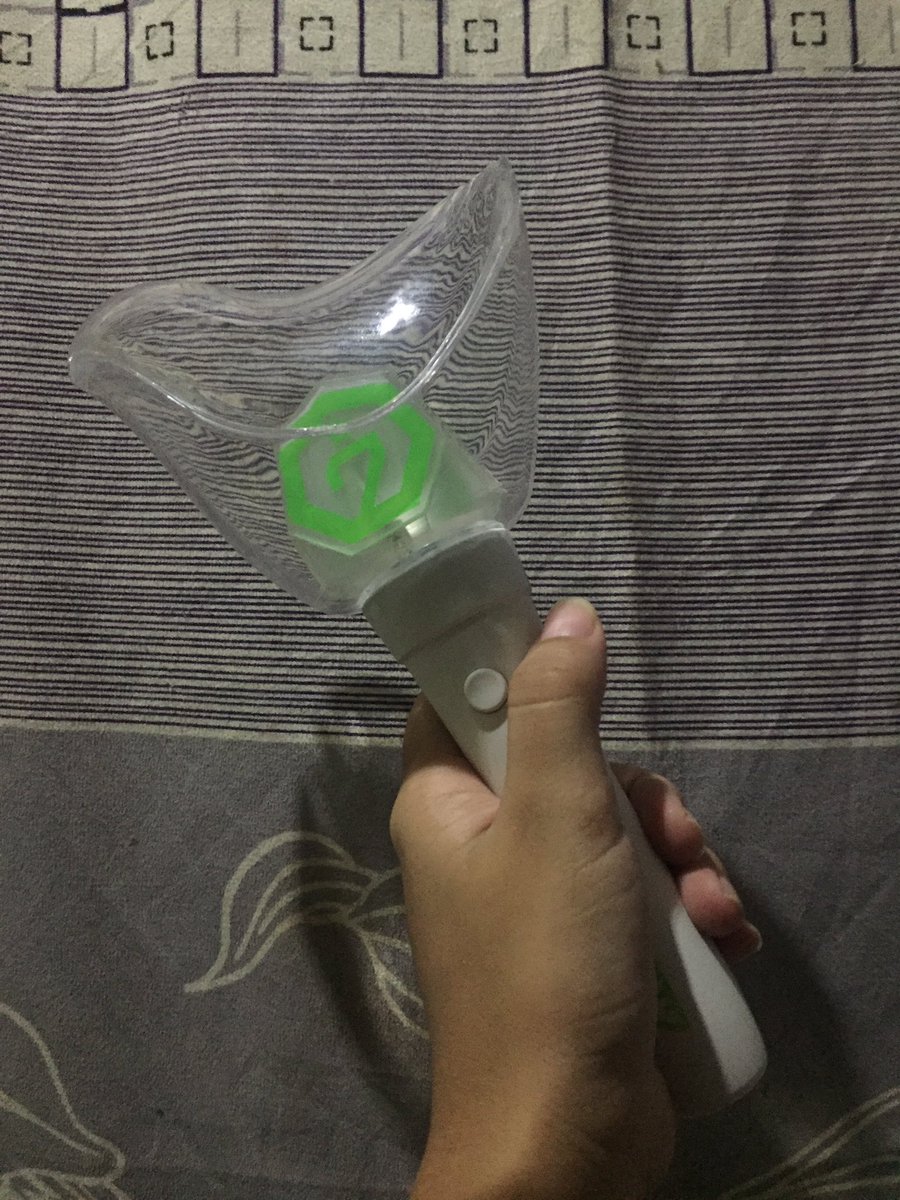 JoanaBeybeth's tweet photo. Selling my Aghabong V2 - bought it last year. Nilabas lang sa box to check it.

-1600 (negotiable)
-will give 1 official PC 🥰

@GOT7MarketPH help retweet po https://t.co/IXGeJGYH6a