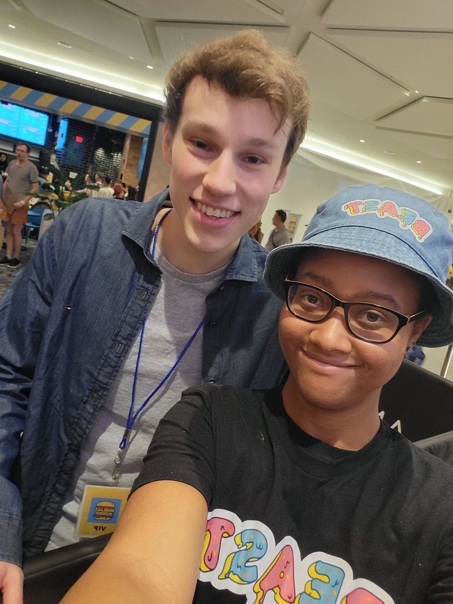 KeianaLewis's tweet photo. American dream mall today with Mrbeast. @MrBeast @sapnap @sapnapalt @NolansRollin @KarlJacobs_ https://t.co/Rzzr52Iod0