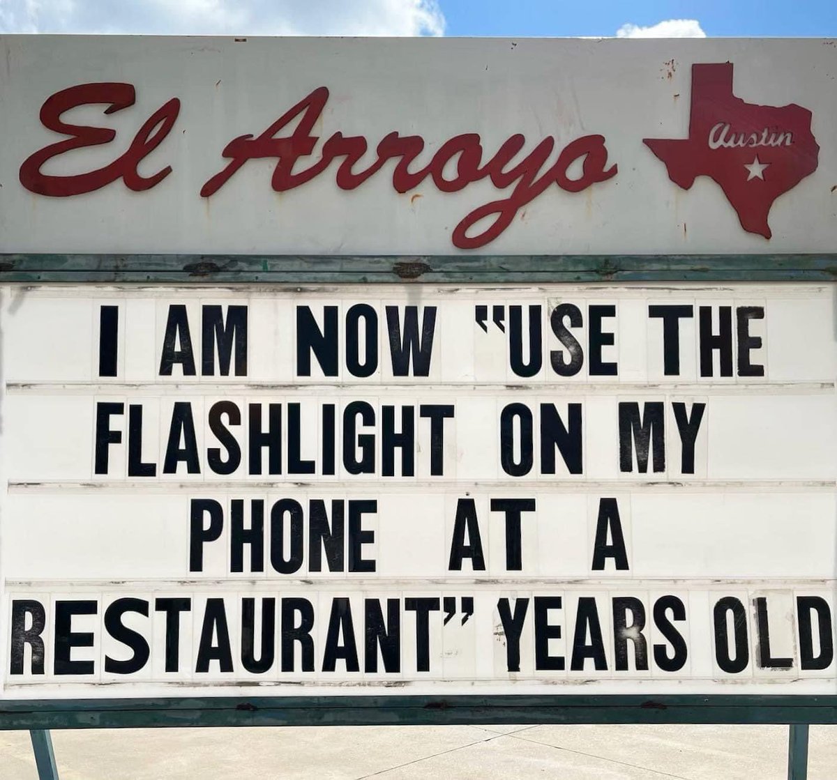 RogerLev's tweet photo. Bahaha!!! So true, and its the restaurant’s fault!!! https://t.co/higgFtwONy