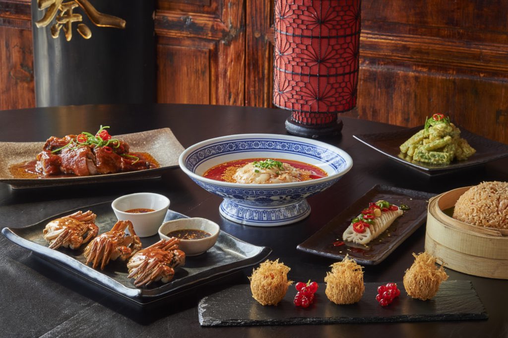 Hutong Restaurant at the Shard London offers exclusive private dining. Read more: appfabnews.com/2022/08/18/hut… <a href="/HutongShard/">Hutong</a> #londonlife #londonfood #chinese #chinesefood #shard