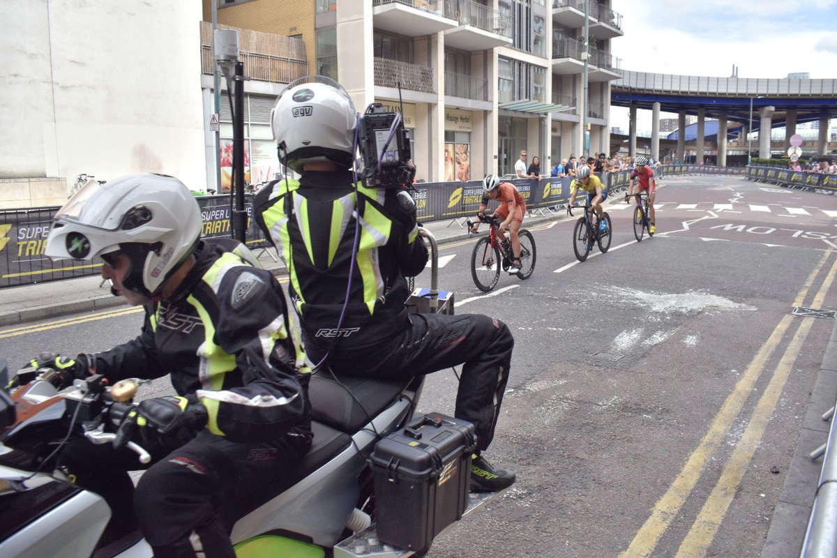 stevechalles's tweet photo. 4. First leg of 2022 Super League Triathlon at Canary Wharf in London today - covered on the road (and cobbles!) by #Motocam Moto crew working with @EMGLiveUK OB team.
#outsidebroadcast #EMG #EMGLiveUK @GraemeHolmes1 @SuperLeagueTri #SLTLondon https://t.co/fv2rhtKFPf