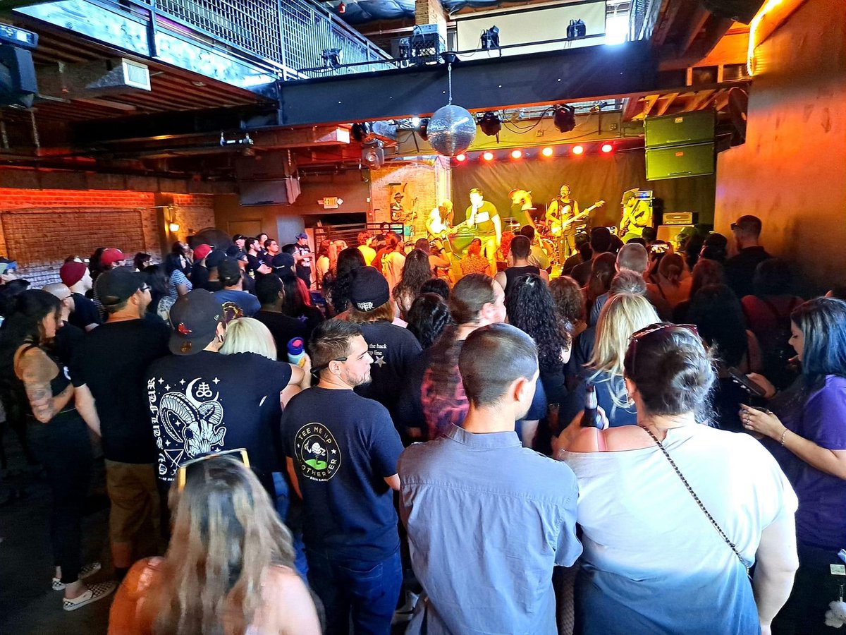 hecriedwolf's tweet photo. Our finale show for Scott was incredible! https://t.co/l6xVA3IU3t