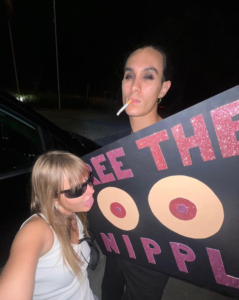 free the nipple and boobies