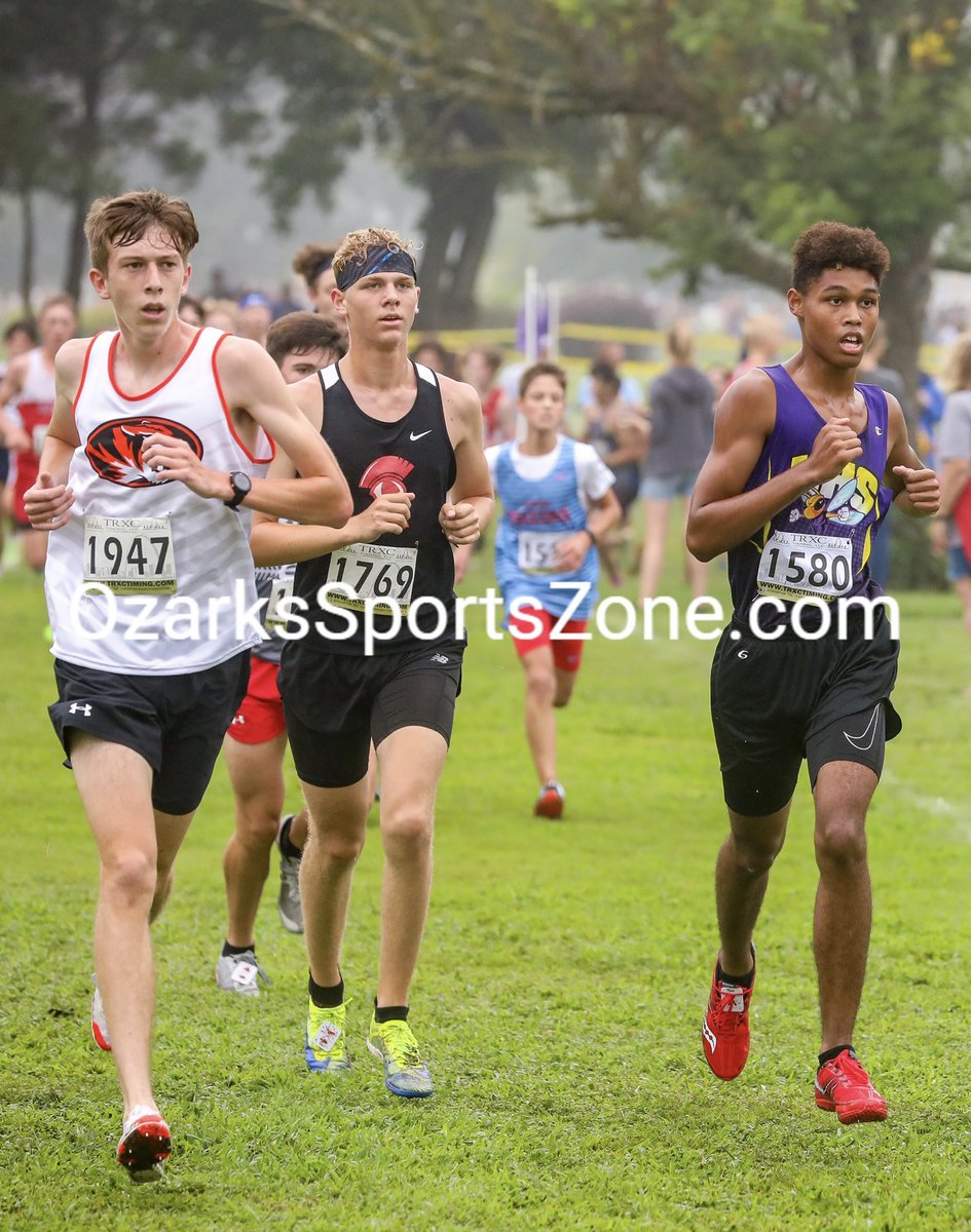HermitageSchool's tweet photo. Great racing by our XC runners yesterday. Thanks to @OzarksOzone for some great pics, too! πββοΈππ #newseason #raceforstate #backtoback #WeAreHermitage https://t.co/fWYtIOFINZ
