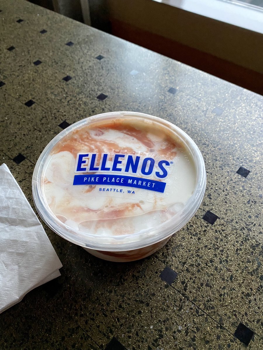 HollyL_Seattle's tweet photo. When he walks all the way to the market just to make sure you have your favorite yogurt for the morning π₯°
#ellenos #pinkguava π¨π https://t.co/RC9y7yJ9VU