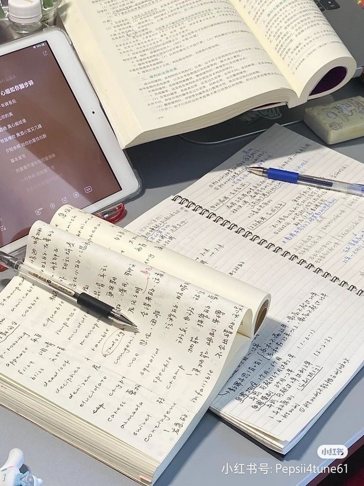 Весь первый курс я страдала от того, что не могла заставить себя выучить то и се. Только ко второму до меня внезапно доперло, как можно сидеть и учить не очень то интересный предмет и не отвлекаться постоянно на всякие мелочи!

Возможно очень очевидный тред! (Надеюсь, поможет))