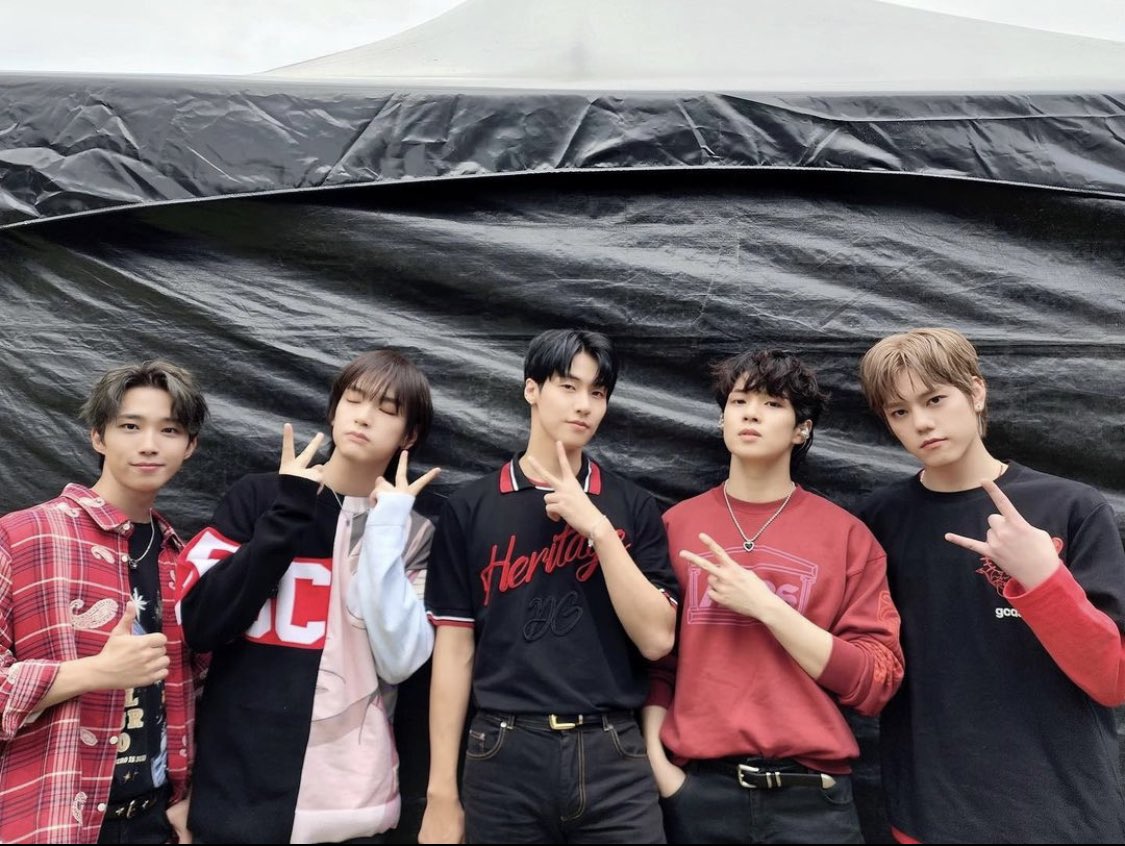 NflyingBE's tweet photo. [📷] 03.09.2022 | INSTAGRAM | sssn9_zzzn9 

🇧🇪 [Les fans de] New Festa sont les meilleurs 👍🔥 

——
Trad : Nflying Belgique https://t.co/HK6kWZOcuF