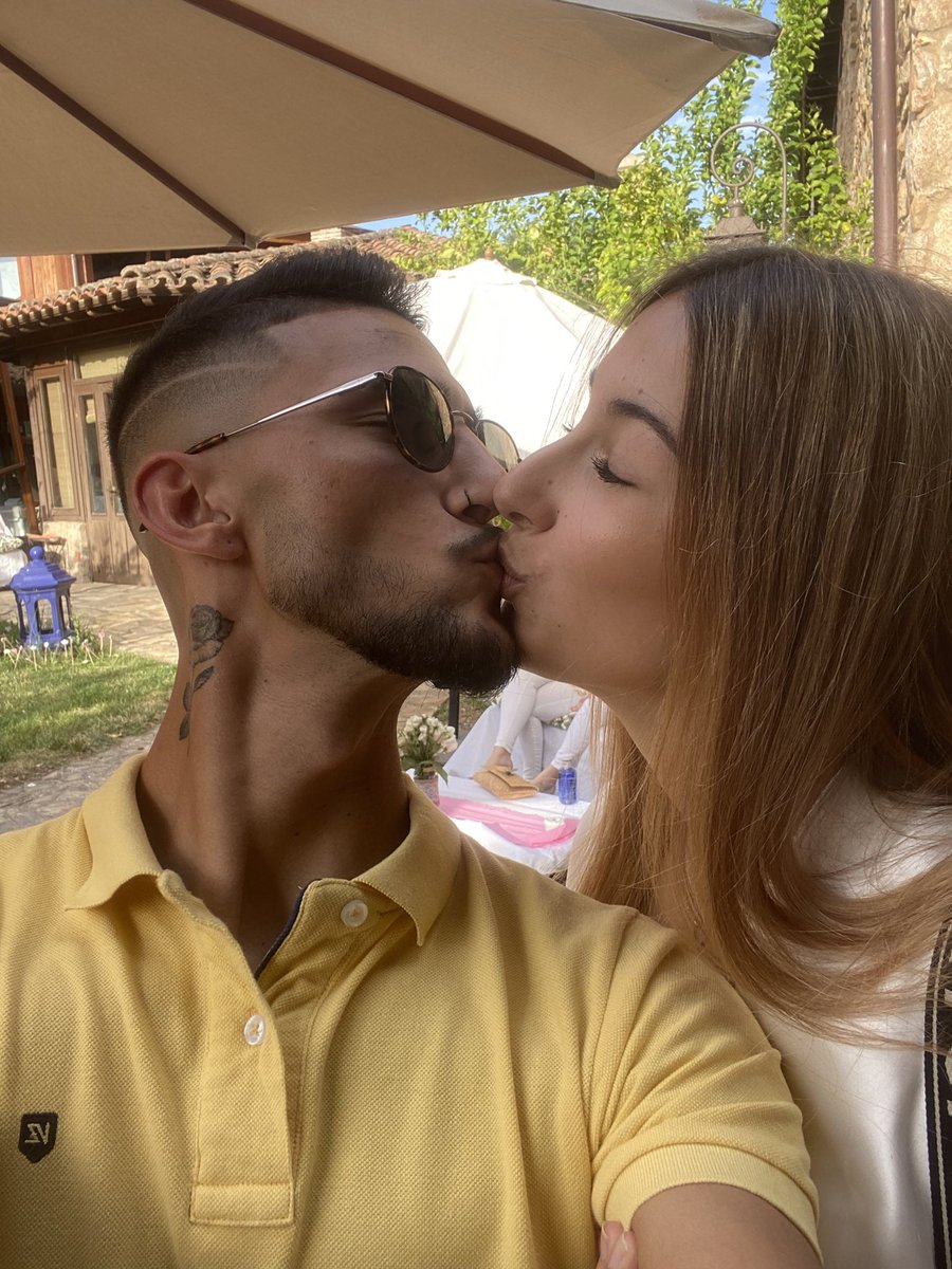 Feliz cumpleaños al amor de mi vida 🫶
Ojalá verte sonreír siempre, te amo ❤️