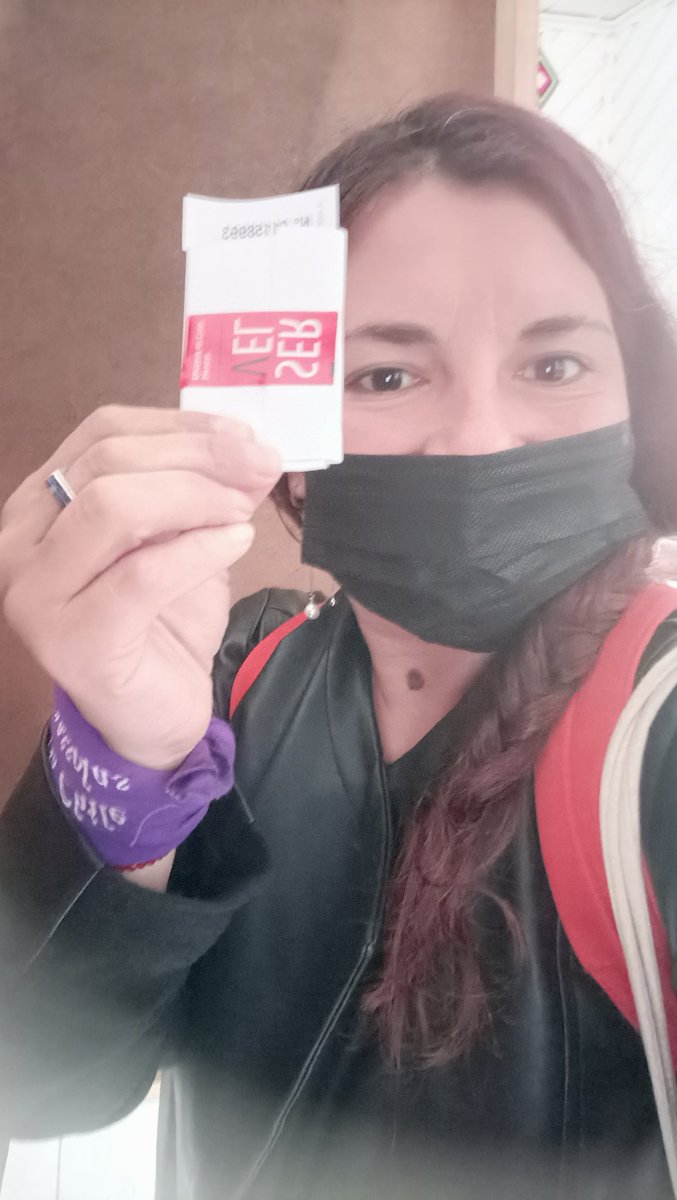 palito_moa's tweet photo. Por el Chile por el que luchamos, ese que soñamos, un Chile de derechos. Las cuidadoras aprobamos! ✊🏻💜
#Apruebo #AprueboDeSalida 
#YoCuidoAprueba https://t.co/3tibBrcIqL