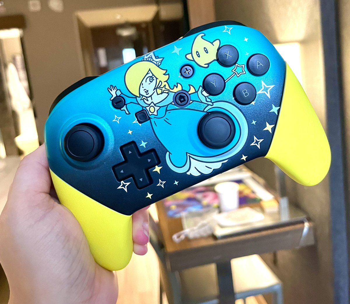 Princesss_Brat's tweet photo. Undoubtably copped the coolest controller at Dragoncon this year from @ControllerChaos Gonna show up to my Mario Kart tournaments feelin like a million bucks! #controllerchaos #mk8d #nintendoswitch #rosalina https://t.co/2fvjGxBrPH
