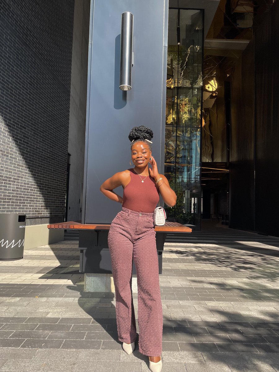 amanipassa's tweet photo. The sun’s favorite canvas 🍫 https://t.co/hYJ4enZHYf