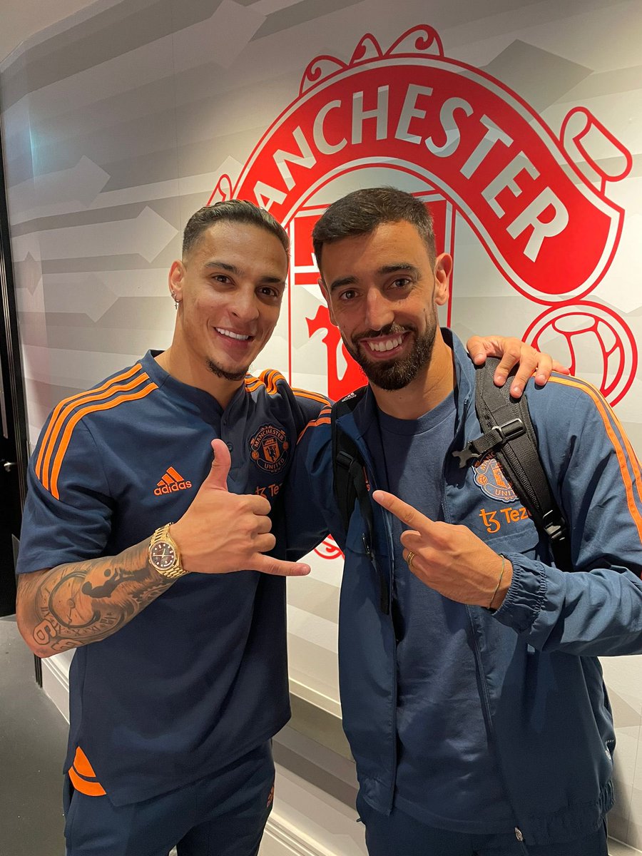 Bruno Fernandes (@b_fernandes8) on Twitter photo Welcome to <a href="/ManUtd/">Manchester United</a> and well done for your debut and goal <a href="/antony00/">Antony Santos</a> 🤝 Welcome to <a href="/ManUtd/">Manchester United</a> and well done for your debut and goal <a href="/antony00/">Antony Santos</a> 🤝