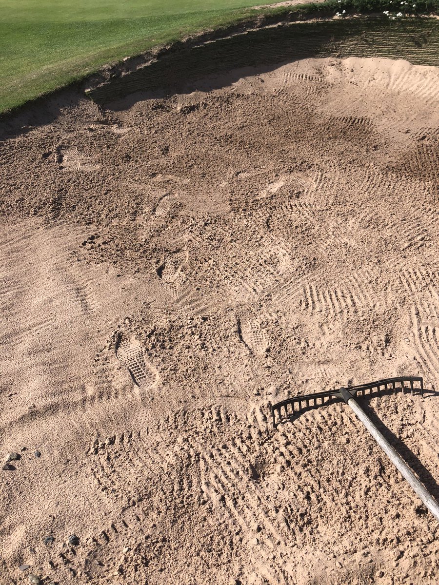bullbaygolfclub's tweet photo. Course is in excellent condition 👌 The green staff are working 💯 to ensure we are proud of @bullbaygolfclub Can Members and Visitors ensure we repair pitchmarks, divots and rake bunkers at all times (picture of 6th Bunker today 😖😖)  #helpthegreenstaff #yourcourse #hiddengem https://t.co/n5ejgSvcpS