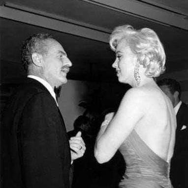 Clubpassionmar2's tweet photo. #marilynmonroe #clubpassionmarilyn #1954 #romanoffs #darrylzanuck https://t.co/2zdISbH3La