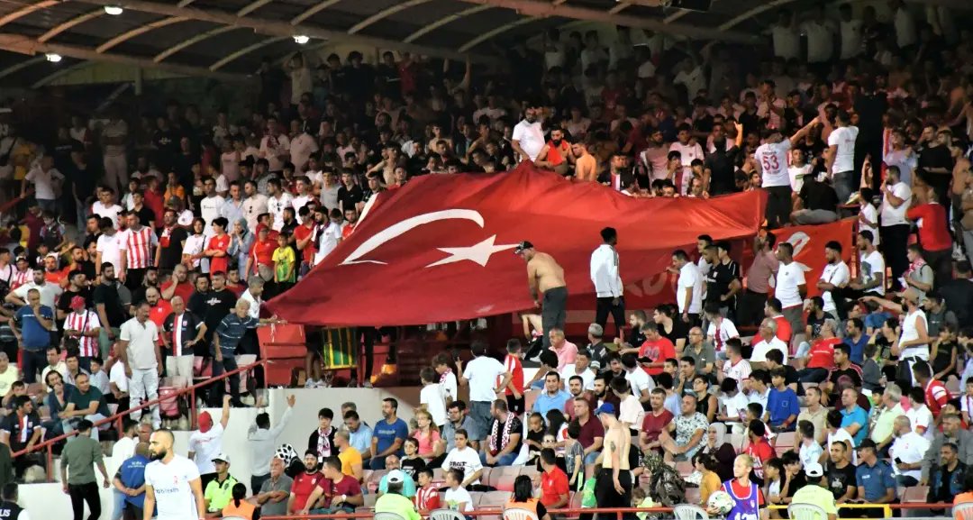 Teşekkürler 12 Numara 💪👏🔴⚪️