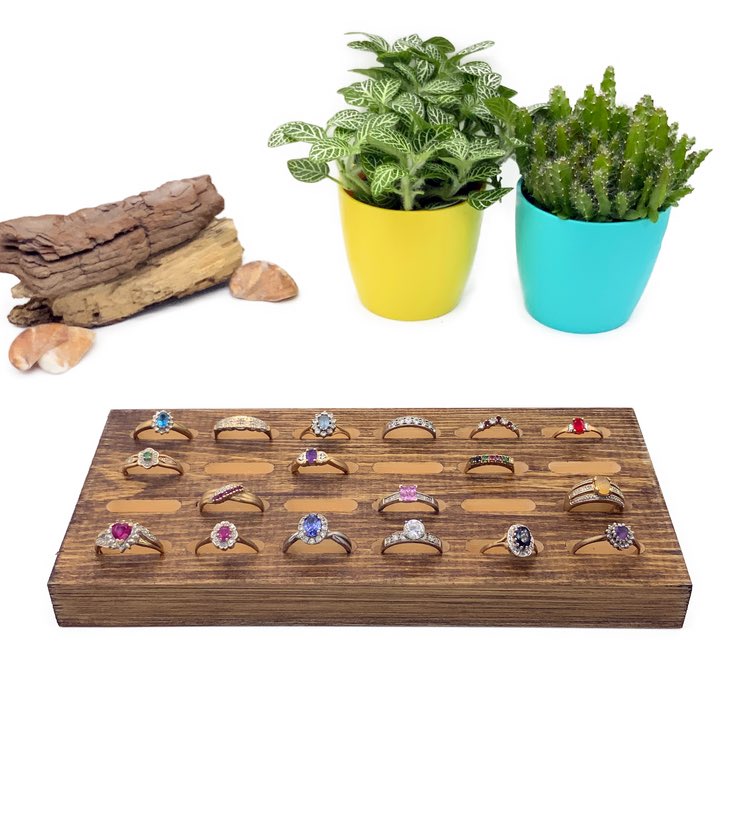 SawItLovedIt's tweet image. New product! Check out this new ring display. Individual slots mean the rings stay put if you pick the tray up.

sawitlovedit.co.uk/collections/ri…

#ringdisplay #ringtray #ringstorage #jewellerydisplay #jewellerystorage #sawitlovedit