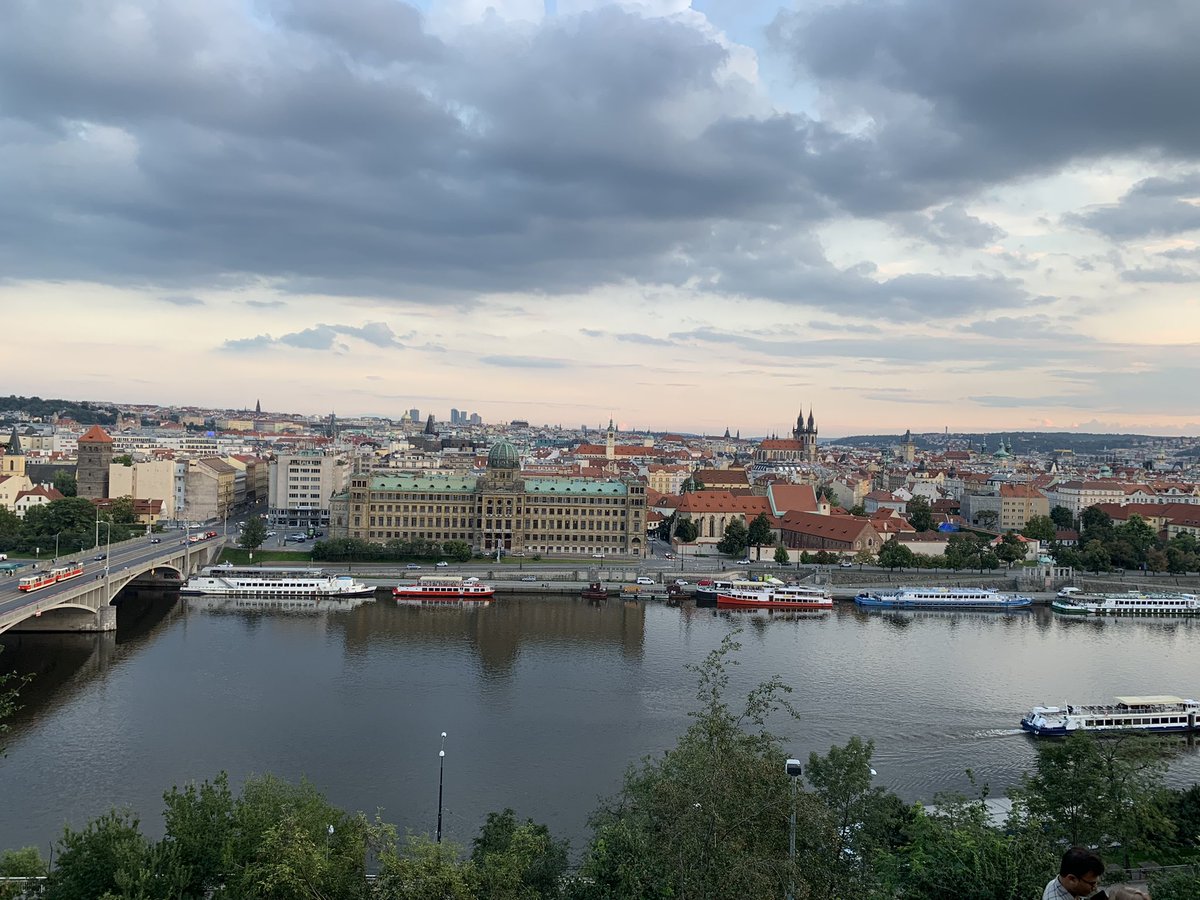 ProfMuratArslan's tweet photo. Hands on Training Team❣️ #bbqdinner #eurep22 #eurep #hot #hotties #esu #eau #esut @Uroweb @UrowebESU @eauesut #Prague https://t.co/0TbGFtj3KU