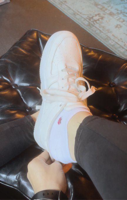 Had a cute pet buy me some cute socks so I could encourage him into pansexuality. https://t.co/ag3jH<a href="/tag/domconla"class="tags"><span>#domconla</span></a>