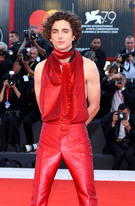 PhileasGatsby's tweet photo. 🚂Timothée Chalamet as a train, a thread🚃🚃🚃

🚄 Timothée Chalamet as un Thalys. https://t.co/Y5Z9cjhE5O