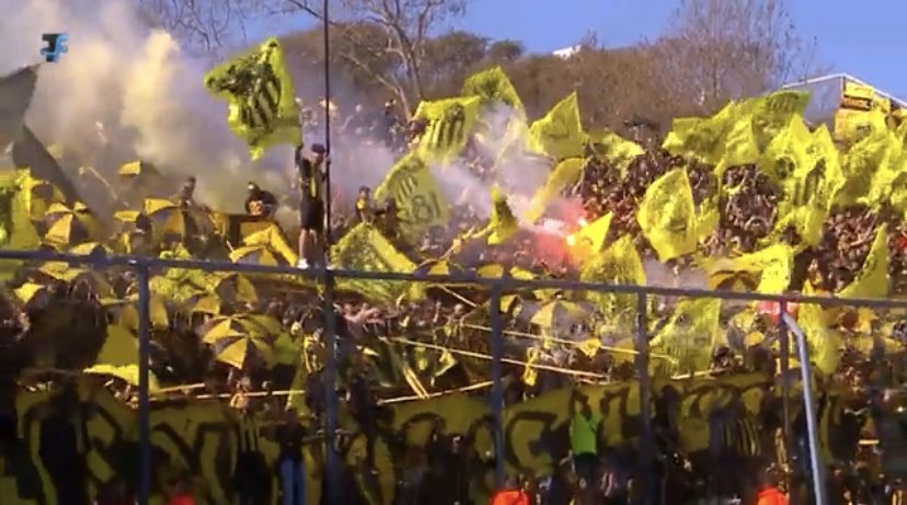 mercadomanya's tweet photo. Mucha hinchada para poco equipo.

Los resultados pasan, nosotros siempre vamos a estar. 

PEÑAROL AYER, HOY Y SIEMPRE! https://t.co/S2JEdUScgK