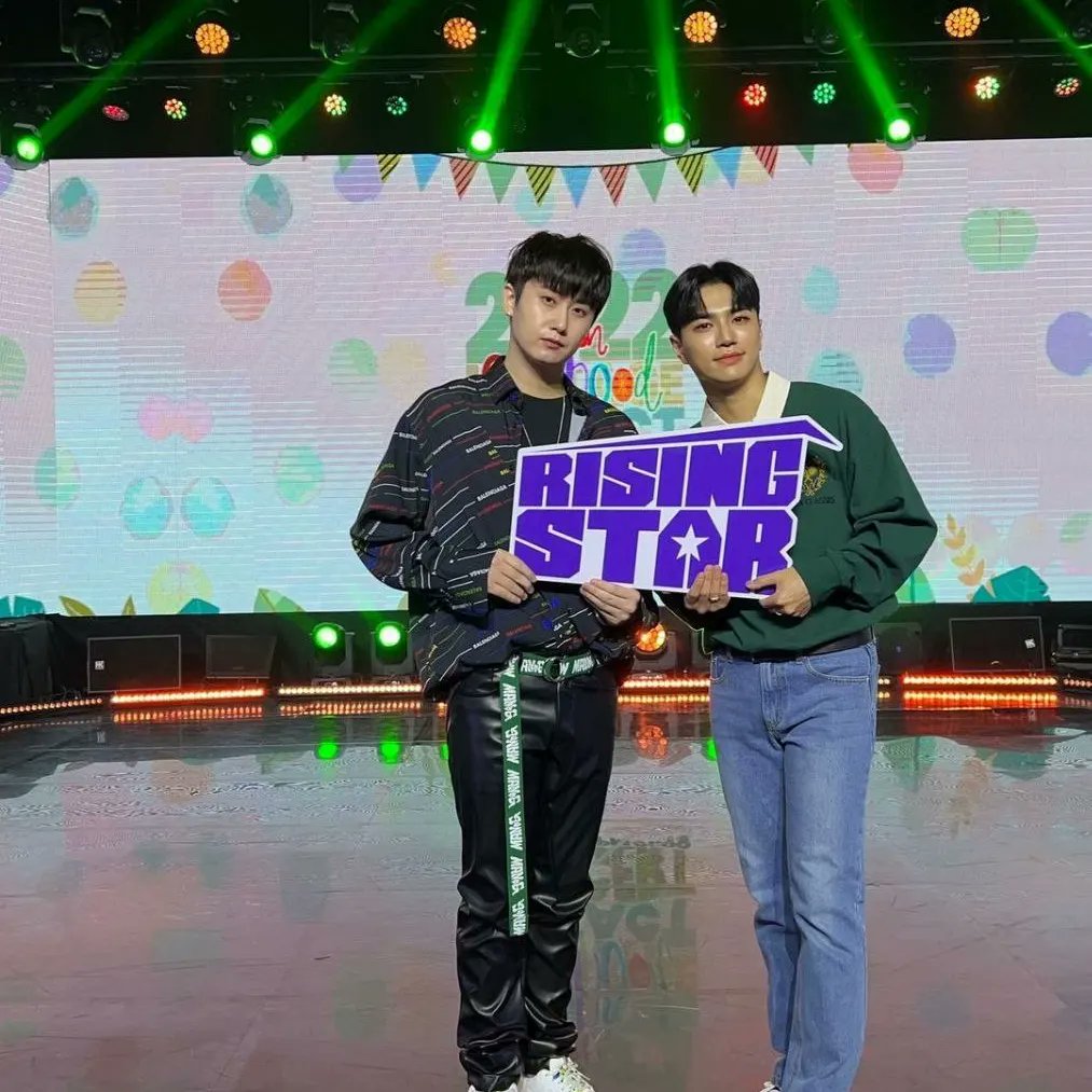 YES_ArgOFICIAL's tweet photo. #SS501 #HeoYoungSaeng

Heo Young Saeng  en Rising Star
11.05.22 en Ig. https://t.co/BMuT1K41CS