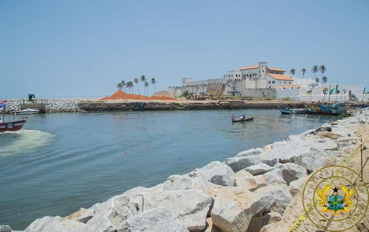 edinabotweku's tweet photo. The Project will strengthen Elmina’s position on the fishing and salt industries and place the city at the heart of the cultural ambitions of the @NAkufoAddo Government, making Elmina the most dynamic coastal city in Ghana. #elminabeach #visitelmina #freshwater #investinelmina https://t.co/D7pmF5y4Jr