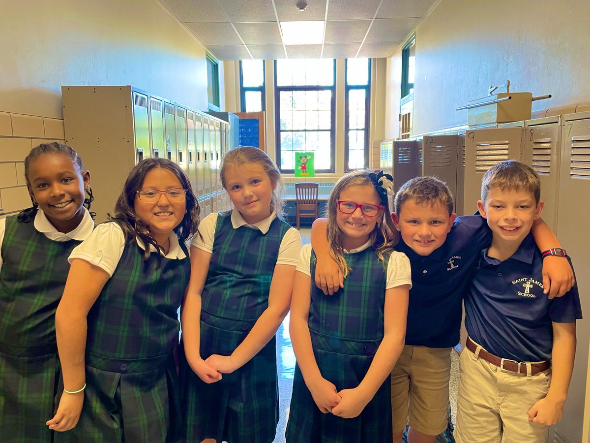 rob06615's tweet photo. What a great first couple of days of school at St. James! Looking forward to an awesome 2022-23! https://t.co/xOh0lC7ouc