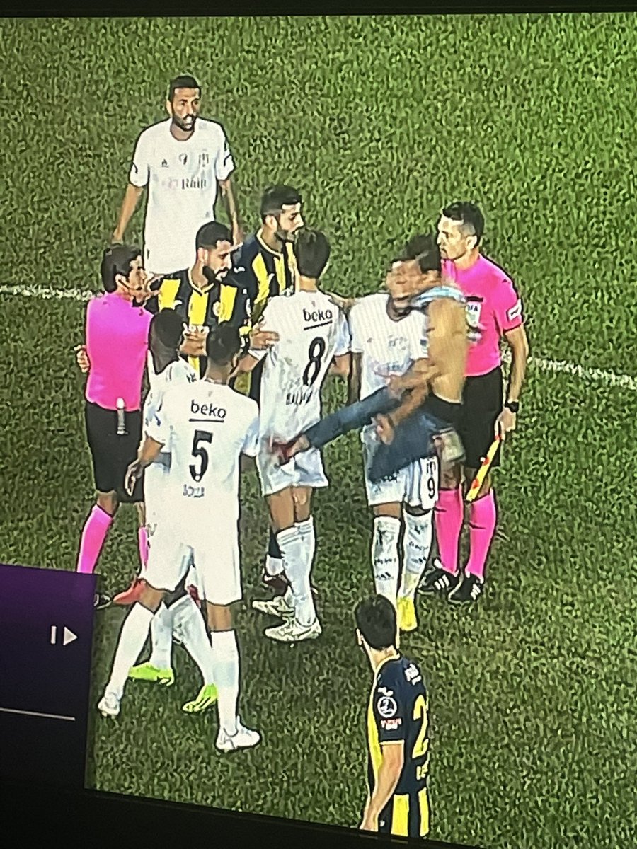 BU REZİLLİK HAKKINDA ACİL BİR AÇIKLAMA VE AĞIR CEZA VERECEKSİNİZ !
BEŞİKTAŞ SAHİPSİZ DEĞİLDİR ! <a href="/TFF_Org/">TFF</a>