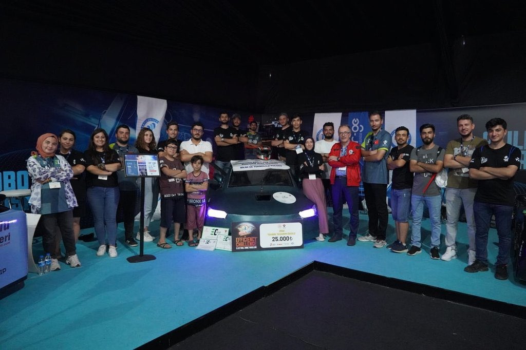 yilmaztunc's tweet photo. #TeknofestKaradeniz Efficiency Challenge Yarışmasında geliştirdikleri elektrikli araçla teknik tasarım ödülü alan @biltekbartinuni ekibini tebrik ediyor, başarılarının devamını diliyorum. 

@Tubitak @teknofest @uzun_orhan @bartinedu https://t.co/KCslT5qaI4