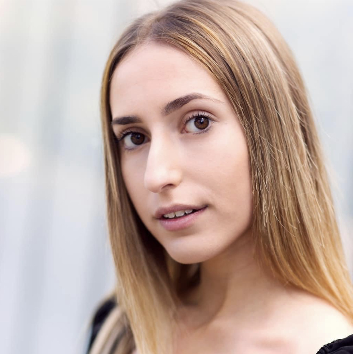 EBSingingSchool's tweet photo. Also best of luck to Amelie beginning her first year @LaineTheatreArt next week! We are so proud! xx https://t.co/esXeI7I8dN