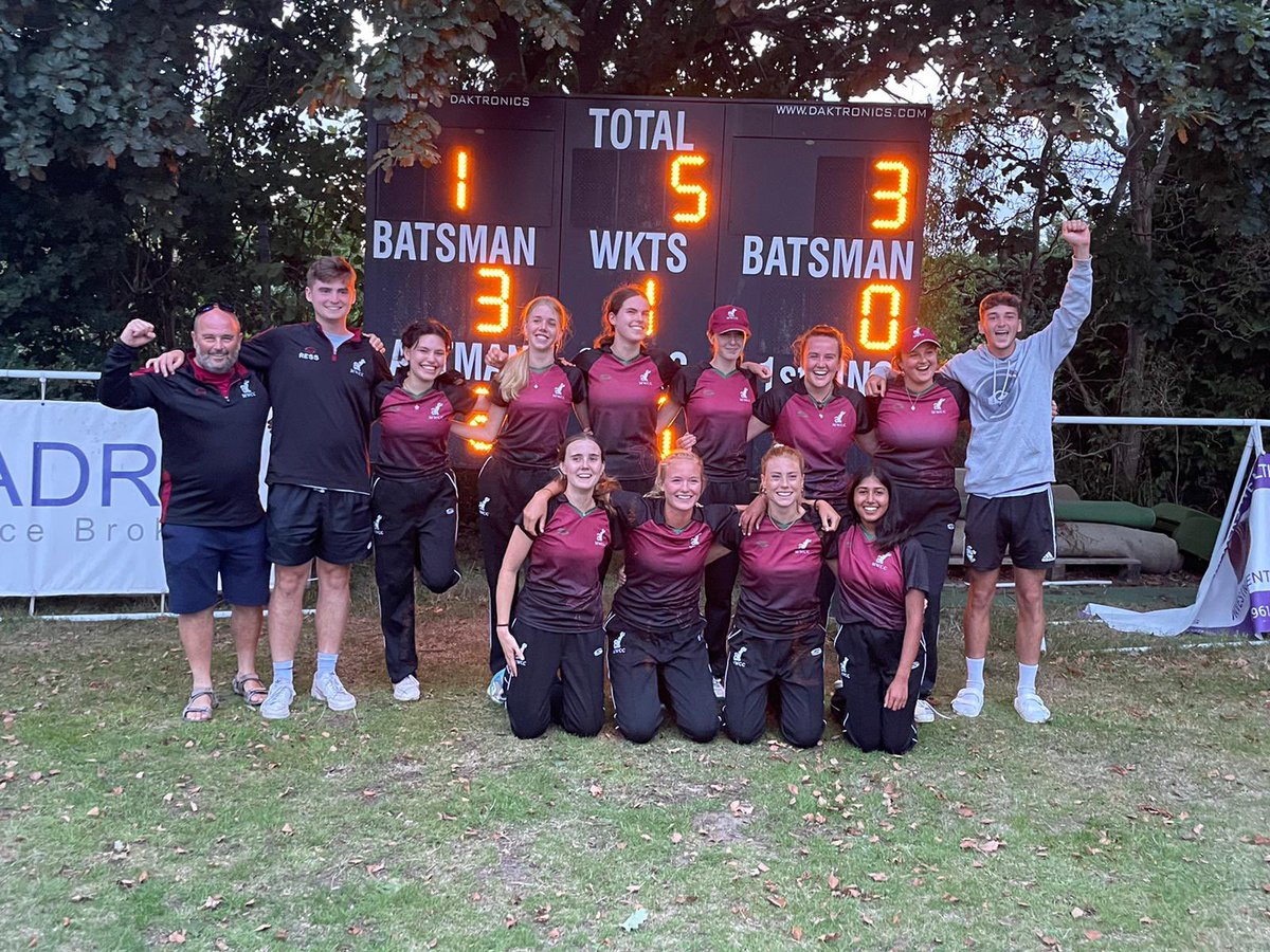 MaldenWndrsCC's tweet photo. The Robins are Surrey Slam Champions! A fantastic day, after winning the semi, they won a dramatic final with a Super Over. Congratulations to all the players and many thanks to the large group of supporters on the day. A team started last year are now champions! 🐦🏆 https://t.co/KV908kmFa7