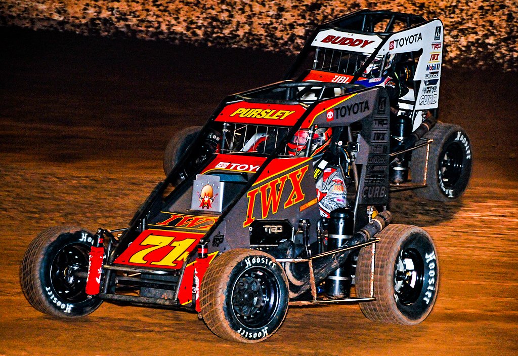 RACER_Network's tweet photo. 😁 The @POWRi_Racing action continues tonight at Lake Ozark Speedway!

💻 Tune in to #MAVTV on @FloRacing at 7:00pm ET for Night 2!

#powri #lakeozark #missouri https://t.co/zeJWVYXpUm