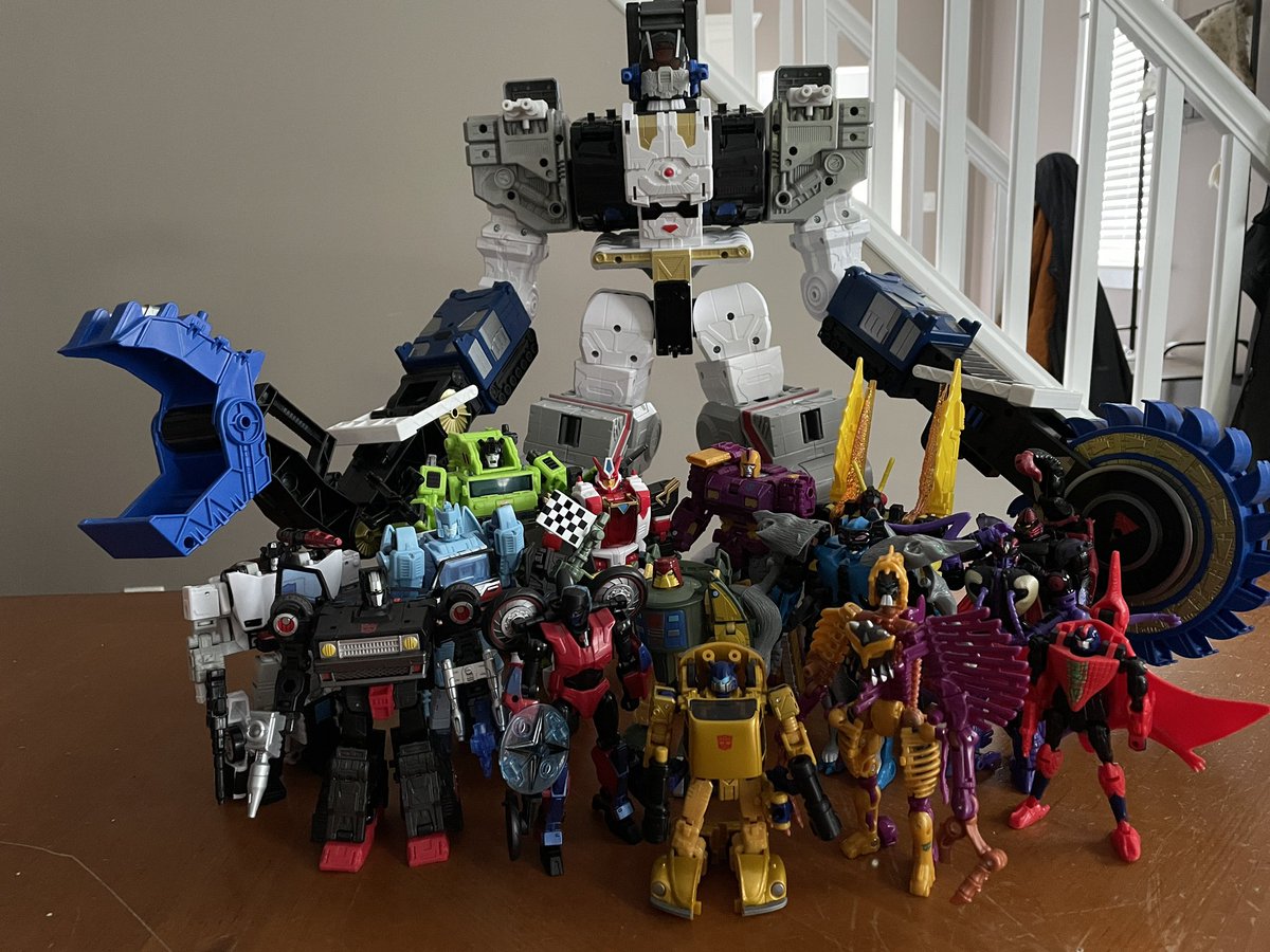 SoundJack426's tweet photo. #CollectionUpdate 8/15/22

A ton came in at the start of the month.

Buzzworthy Goldbug, Ransack, Skywasp, Scorponok, Wreck N’Rule Impactor, Spindle, Velocitron Override, Road Hauler, Burn Out, Clampdown, Cosmos, Blurr, Road Rocket, BW Terrorsaur, Wolfang, Legacy Metroplex. https://t.co/U5UNzCUNst