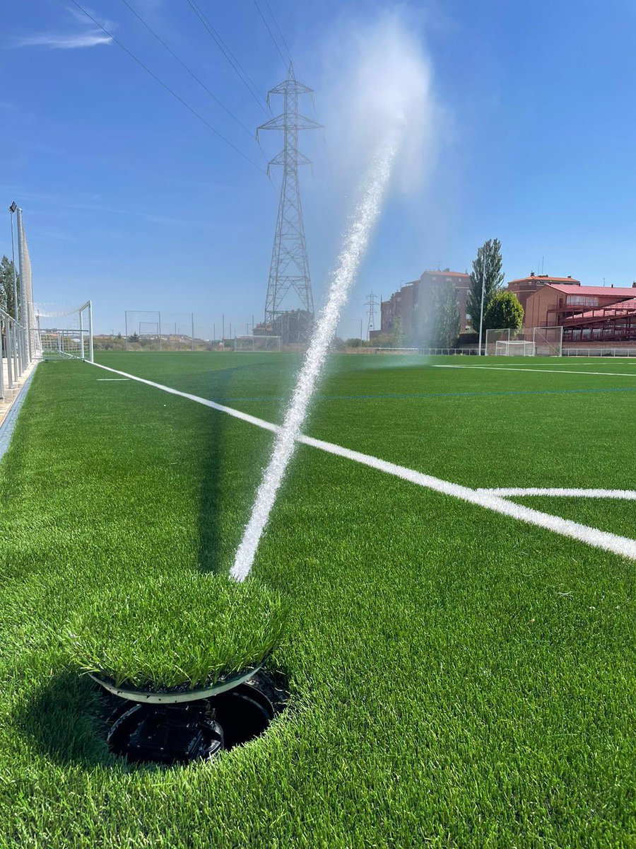 Tenemos muchas ganas de volver a veros después de las vacaciones de verano ☺️☺️ y que mejor lugar que en un campo nuevo. 
Que no te lo cuenten inscríbete y juega en la EFB Lardero.
#somoslardero