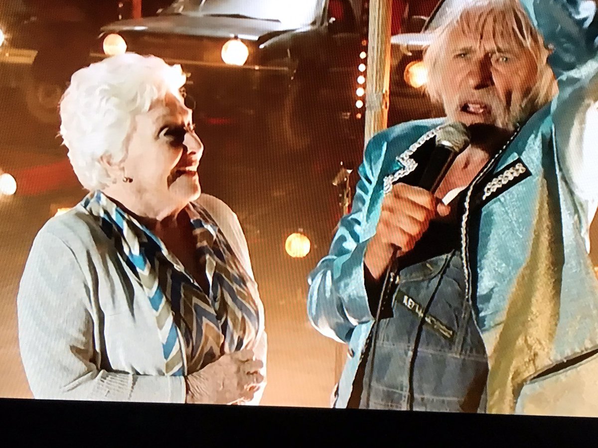 trapet1's tweet image. Un immense merci à la ch’tite famille et cet hommage à notre Boss @linerenaud et tte cette si belle équipe ehhhhhh vive les ch’tits et vive le ch’nord