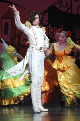 riddlehoe_'s tweet photo. Found out that a woman also plays in the phantom of the opera and i need everyone to look at her rn https://t.co/CMUgdgUIFt