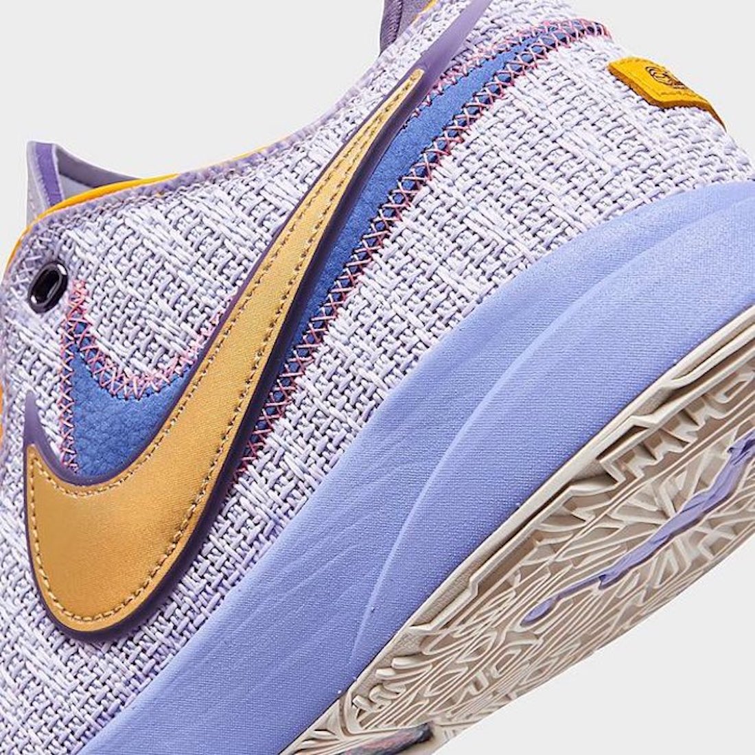 nicekicks's tweet photo. Nike LeBron 20 “Violet Frost” ☔️ https://t.co/plKlLA93PH
