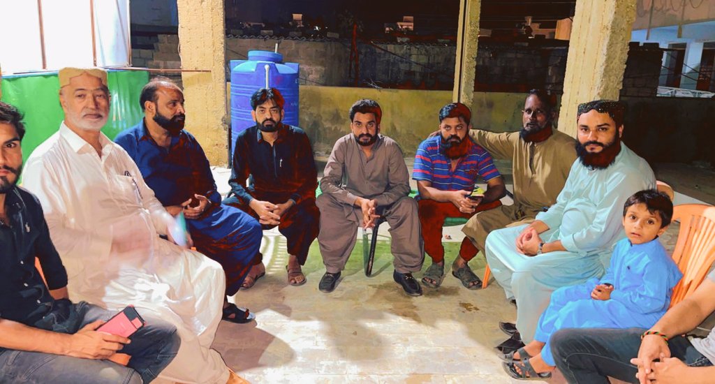 Chota_Jamali's tweet photo. پیپلز پارٹی ضلع کورنگی کے سیکٹری اطلاعات @JaniMemonPPP اورPs124 کےG,S @SaleemAwan_PPP سے #CBKC وارڈ 2کے صدر @JamshaidKhanPPP اور وارڈ4 کے صدر آصف کچھی کی ملاقات۔
بھٹائی کالونی کے مسائل پر بات چیت کی گئی اس موقع پر لالا قمر نزر ظہور علی نوازبھی موجود تھے
@SaeedGhani1 https://t.co/AbP6JUJfEk
