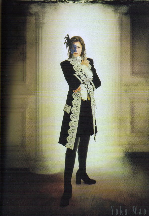 riddlehoe_'s tweet photo. Found out that a woman also plays in the phantom of the opera and i need everyone to look at her rn https://t.co/CMUgdgUIFt