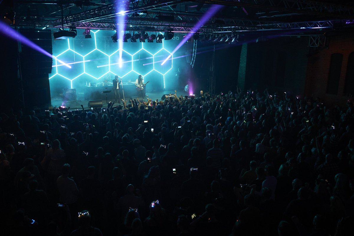 1/2 MASSIVE THANK YOU to all you party people, <a href="/Tracon_FI/">Tracon</a> , <a href="/daverodgers2020/">dave rodgers</a> , <a href="/Kaiohate/">Kaioh</a> , <a href="/OfficialNoHero/">No Hero</a> , <a href="/HotAnimeBoyz/">HotAnimeBoyz</a> , the DJ's, LeKurb Oy , <a href="/tullikamaritre/">TampereenTullikamari</a> and all the crew on all sides 💜🔥 And mega gilded thanks to @_tohveli who produced the event on Tracon's side 🤜🤛