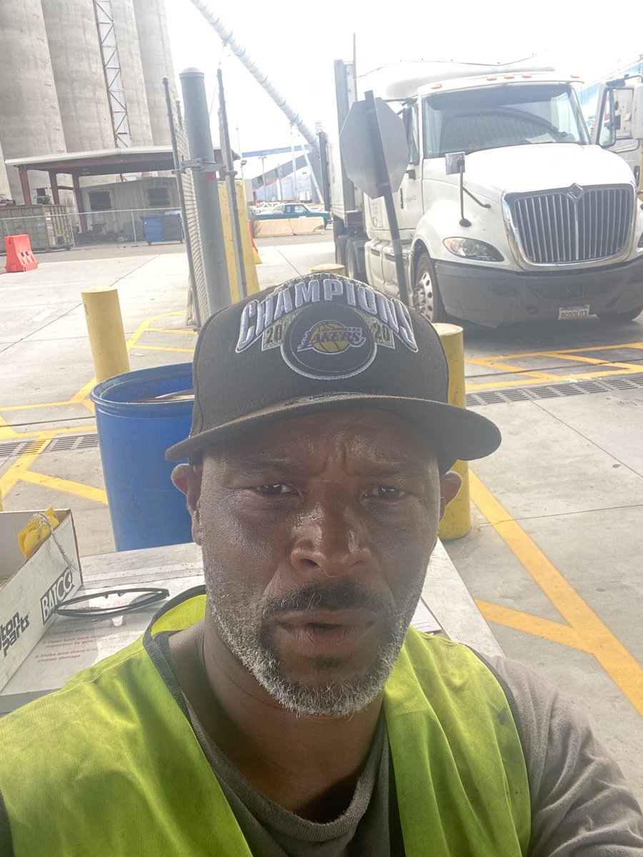 JERCAL83's tweet image. Bag chasing  Sunday’s #LongshormanLife #Dockwork